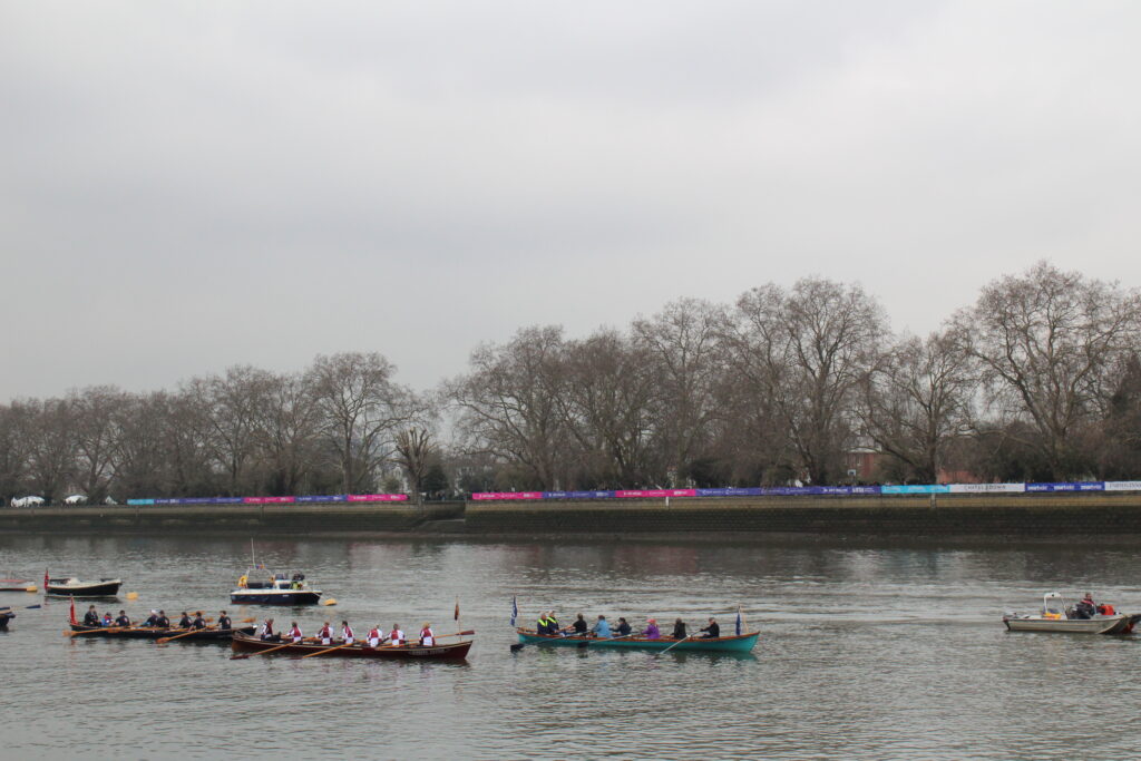 Rowing in Putney Positively Putney